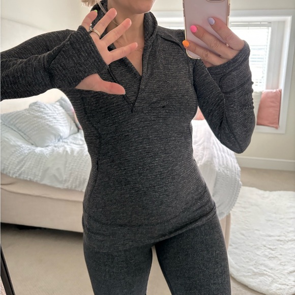 Lulu Lemon Legging and half zip set. - Picture 3 of 4